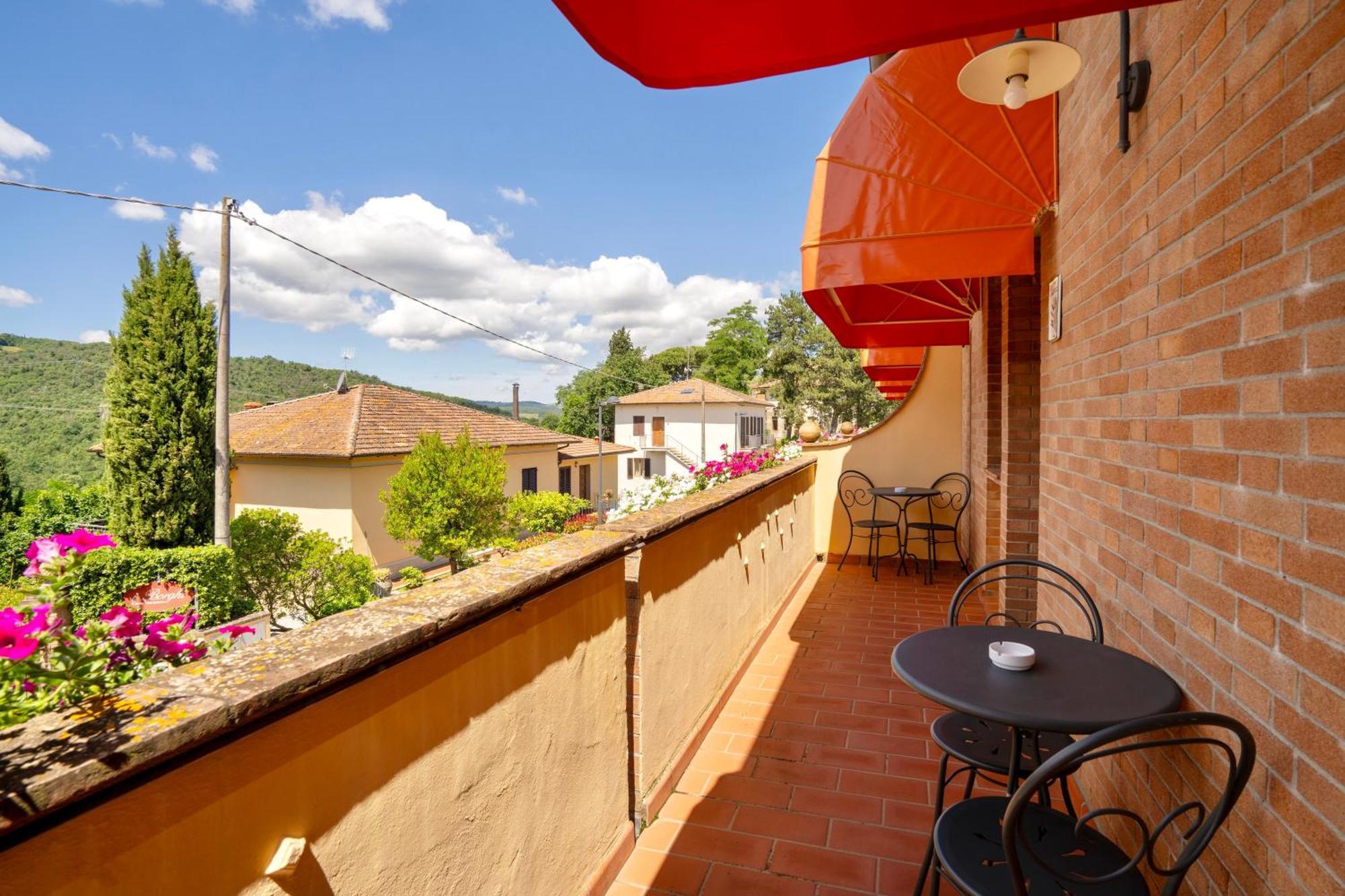 Aparthotel Casa Vacanze Con Piscina A San Gimignano Zewnętrze zdjęcie